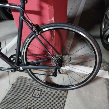 Used Giant Contend Shimano Claris 2023 Road & Gravel, Black — image 4 of 7