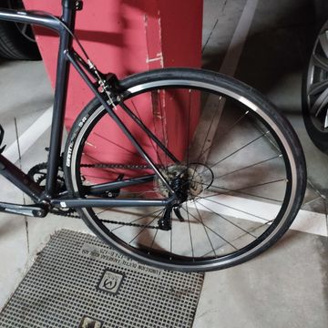 Used Giant Contend Shimano Claris 2023 Road & Gravel, Black — image 4 of 7