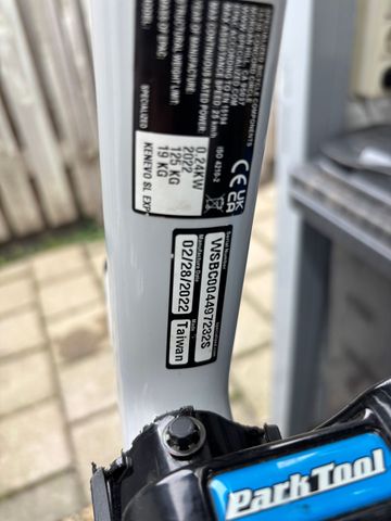 Used Specialized Kenevo SL Expert 2022 Mountainbike, Light Gray, 29 — image 10 of 11