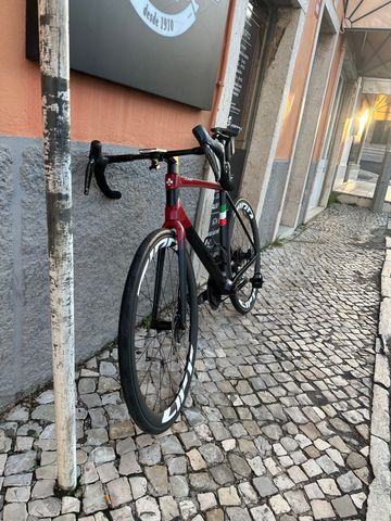 Used Colnago C68 2023 Road & Gravel, Red — image 4 of 4