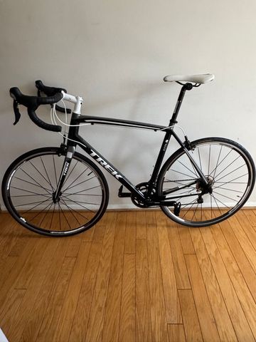 Used Trek Madone 2.1 H2 (Compact) 2013 2013 Road & Gravel, Black — image 2 of 8