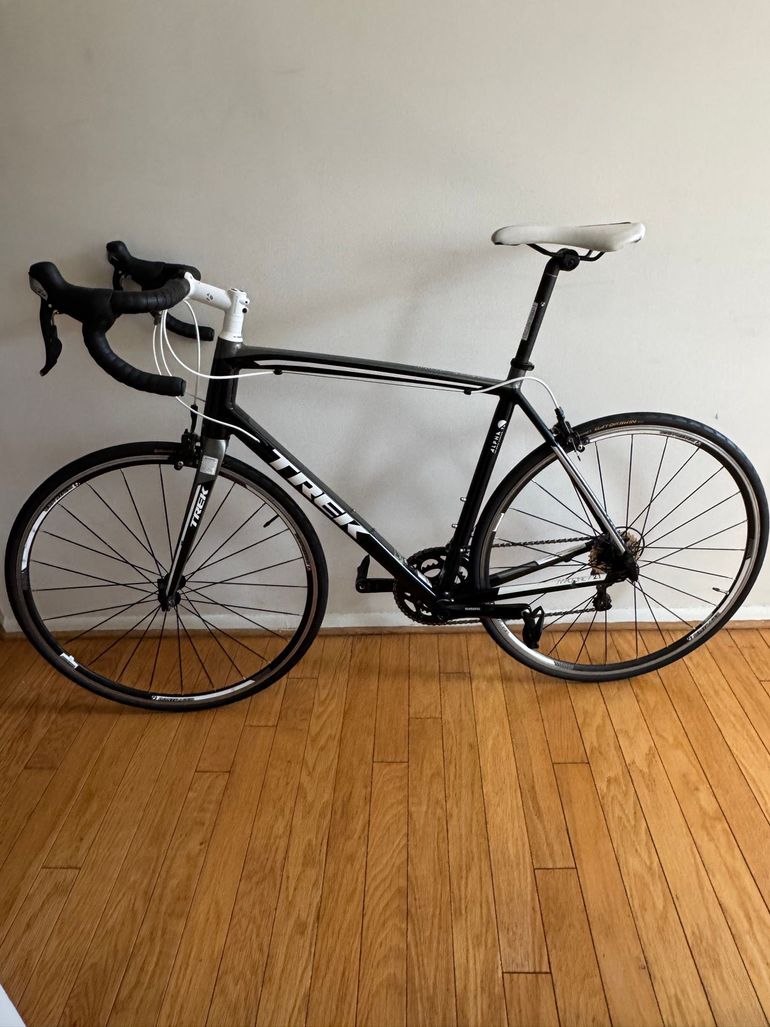 Used Trek Madone 2.1 H2 (Compact) 2013 2013 Road & Gravel, Black — image 2 of 8