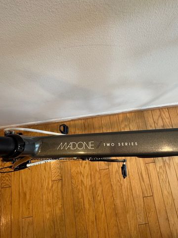 Used Trek Madone 2.1 H2 (Compact) 2013 2013 Road & Gravel, Black — image 5 of 8