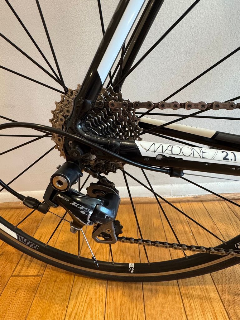 Used Trek Madone 2.1 H2 (Compact) 2013 2013 Road & Gravel, Black — image 8 of 8