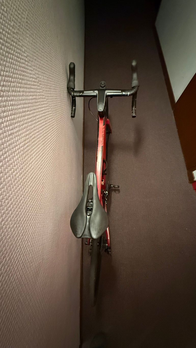 Used Canyon Ultimate CF SL 7 Disc 2022 2022 Road & Gravel, Red — image 2 of 11