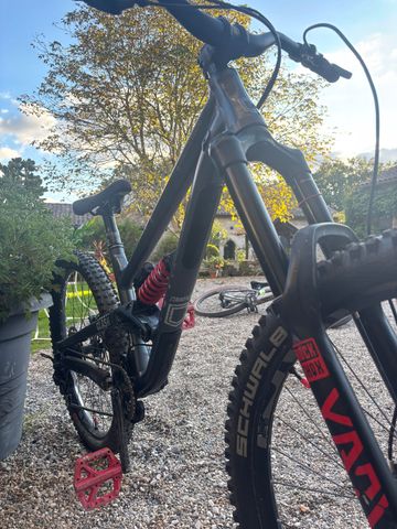 Used Commencal Clash SRAM X4 2021 Mountainbike, Light Gray — image 5 of 11