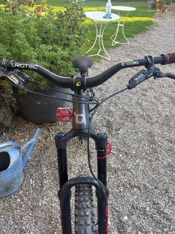 Used Commencal Clash SRAM X4 2021 Mountainbike, Light Gray — image 11 of 11