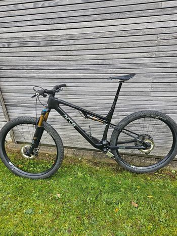 Used ARC8 Evolve Shimano Deore XT 2024 Mountainbike, Black, 29 — image 2 of 17
