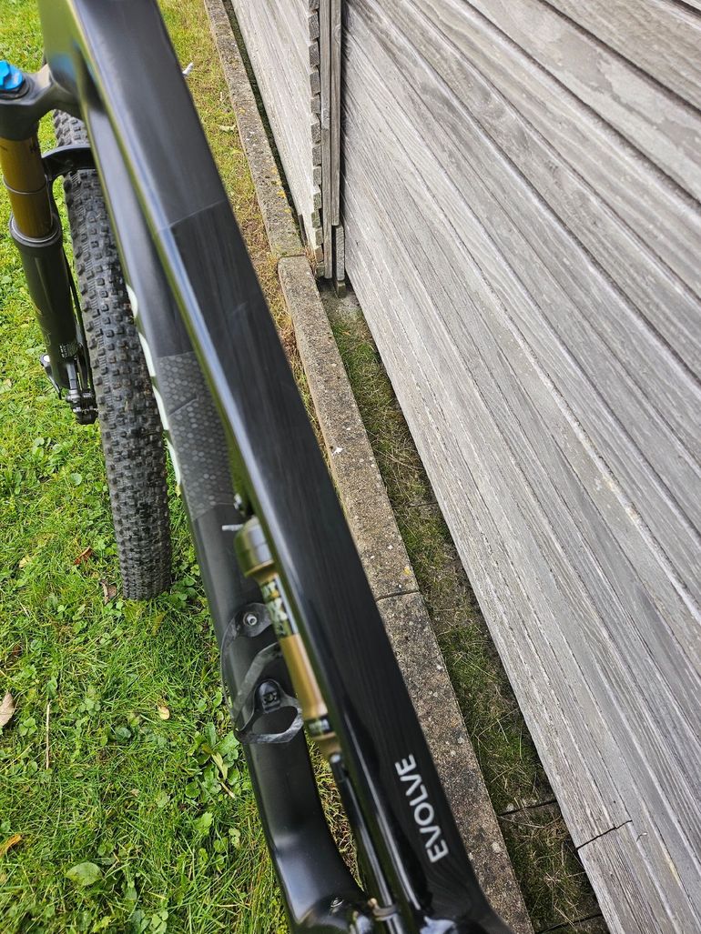 Used ARC8 Evolve Shimano Deore XT 2024 Mountainbike, Black, 29 — image 9 of 17