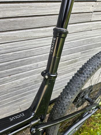 Used ARC8 Evolve Shimano Deore XT 2024 Mountainbike, Black, 29 — image 11 of 17