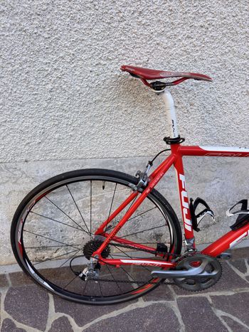 Used Fuji Roubaix LTD 2011 Road & Gravel, Red — image 5 of 5