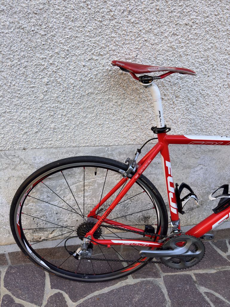 Used Fuji Roubaix LTD 2011 Road & Gravel, Red — image 5 of 5