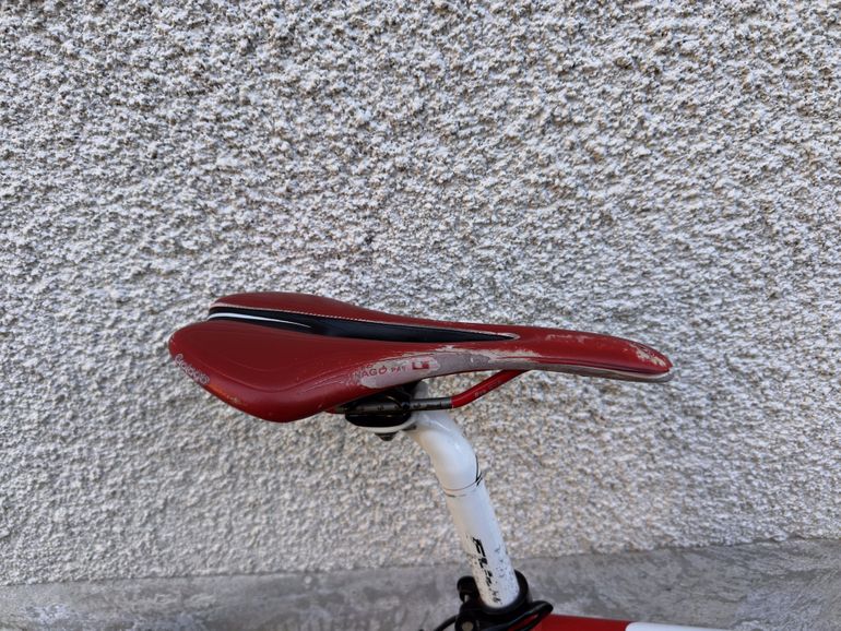 Used Fuji Roubaix LTD 2011 Road & Gravel, Red — image 4 of 5