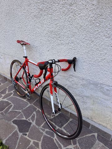 Used Fuji Roubaix LTD 2011 Road & Gravel, Red — image 2 of 5