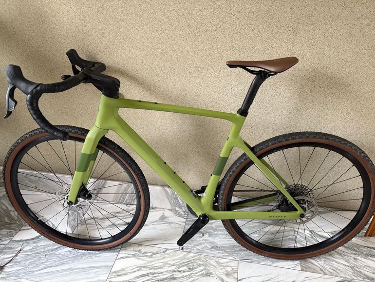 Used Scott Addict SRAM Rival eTap AXS 2024 Road & Gravel, Green — image 2 of 4