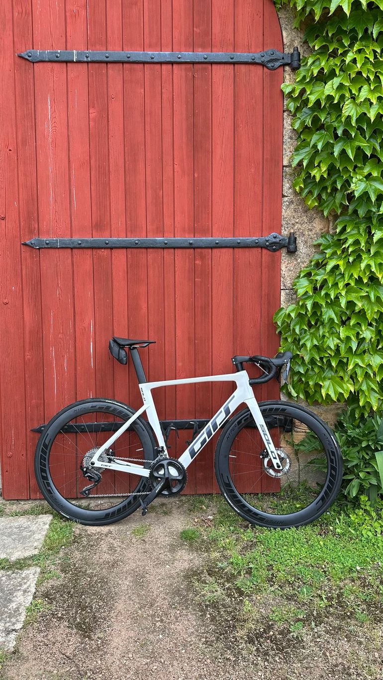Used GIRS Solo - 56 2024 Road & Gravel, White — image 1 of 4