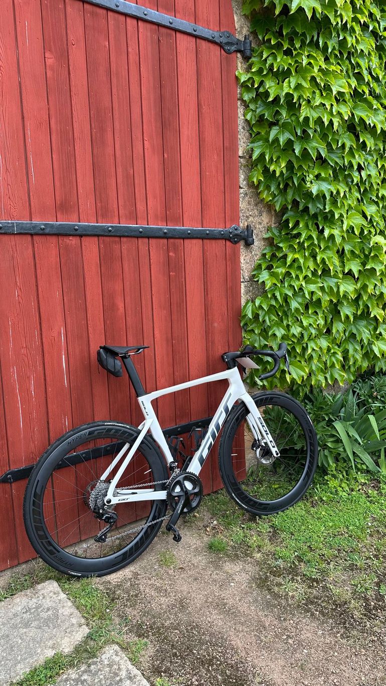 Used GIRS Solo - 56 2024 Road & Gravel, White — image 2 of 4
