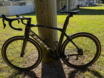 Used Trek Madone SL 6 2019 2019 Road & Gravel, Black — image 2 of 8