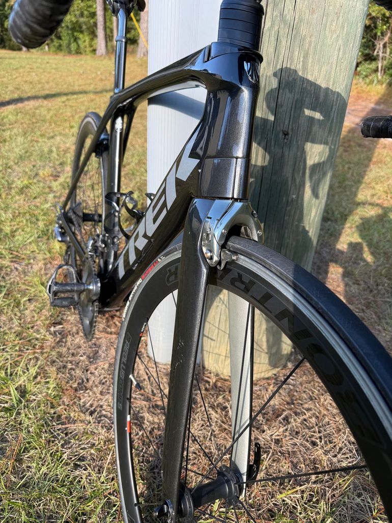 Used Trek Madone SL 6 2019 2019 Road & Gravel, Black — image 7 of 8