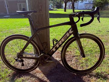 Used Trek Madone SL 6 2019 2019 Road & Gravel, Black — image 1 of 8