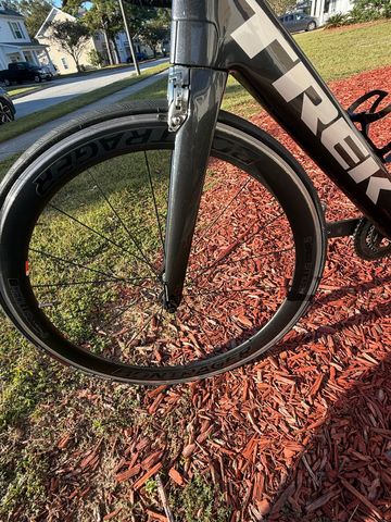 Used Trek Madone SL 6 2019 2019 Road & Gravel, Black — image 5 of 8