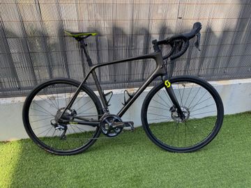 Used Scott Addict 10 disc 2019 2019 Road & Gravel, Black — image 1 of 8