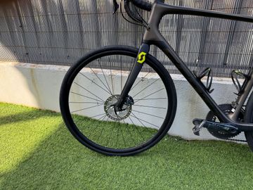 Used Scott Addict 10 disc 2019 2019 Road & Gravel, Black — image 4 of 8