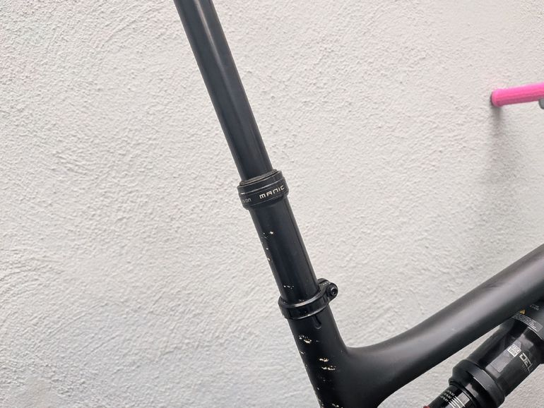 Used Specialized Epic EVO Comp 2022 2022 Mountainbike, Light Gray, 29 — image 10 of 15