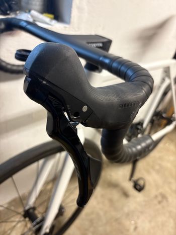 Used Canyon Ultimate Shimano 105 2026 Road & Gravel, White — image 5 of 7