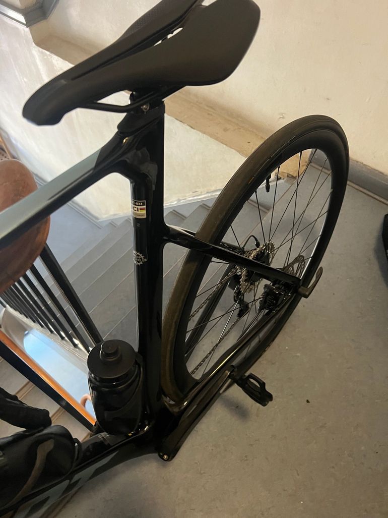 Used Giant Propel Advanced 2 2024 2024 Road & Gravel, Black — image 9 of 11