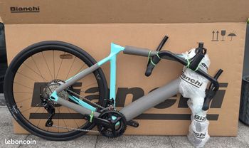 Used Bianchi Infinito 2025 Road & Gravel, Blue — image 3 of 8