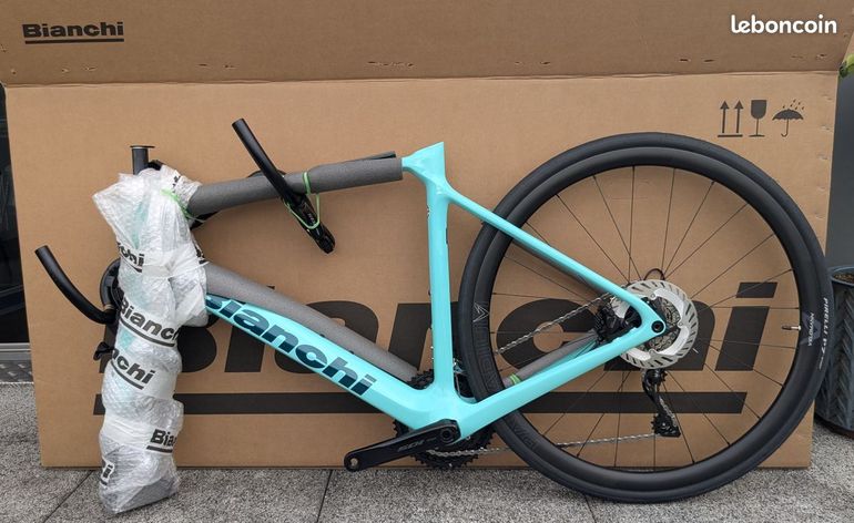 Used Bianchi Infinito 2025 Road & Gravel, Blue — image 2 of 8