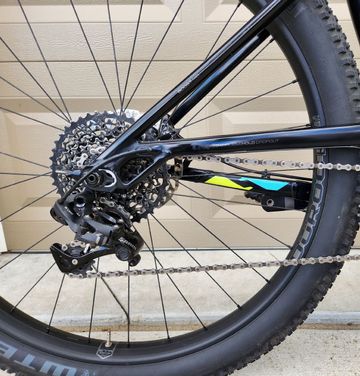 Used Trek Stache 9 2016 2016 Mountainbike, Black, 29 — image 3 of 18