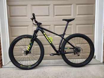 Used Trek Stache 9 2016 2016 Mountainbike, Black, 29 — image 2 of 17