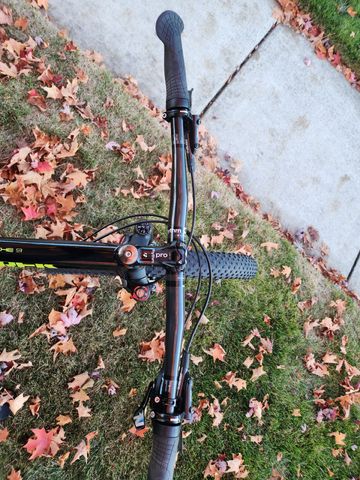 Used Trek Stache 9 2016 2016 Mountainbike, Black, 29 — image 10 of 18