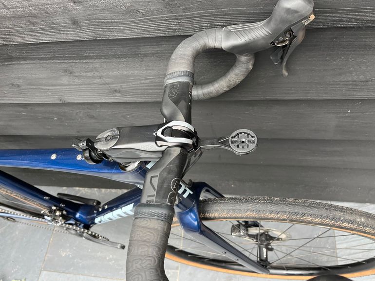 Used Giant Revolt, Advanced 0 2022 2022 Road & Gravel, Blue — image 5 of 5