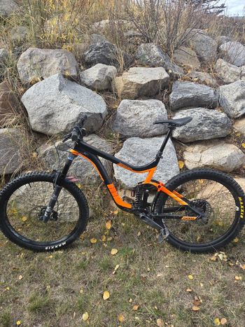 Used Giant Reign Sx 2017 2017 Mountainbike, Orange — image 2 of 8
