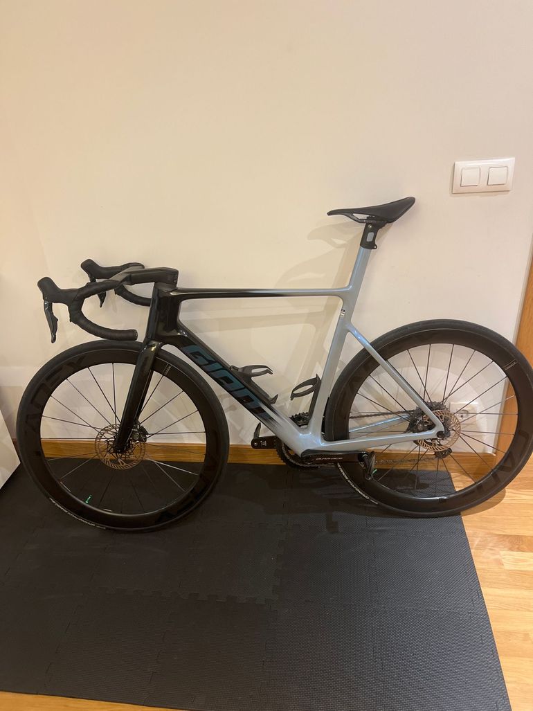 Used Giant Propel Advanced SL 0 2024 2024 Road & Gravel, Blue — image 2 of 4