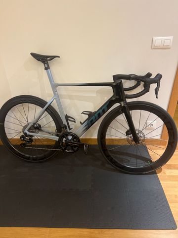 Used Giant Propel Advanced SL 0 2024 2024 Road & Gravel, Blue — image 1 of 4