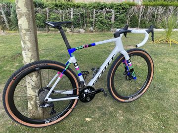 Brugt Scott Addict Shimano Dura Ace Di2 2025 Road & Gravel — billede 4 af 13