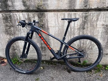 Used Trek Procaliber 9.7 2018 2018 Mountainbike, Orange, 27.5, 29 — image 2 of 3