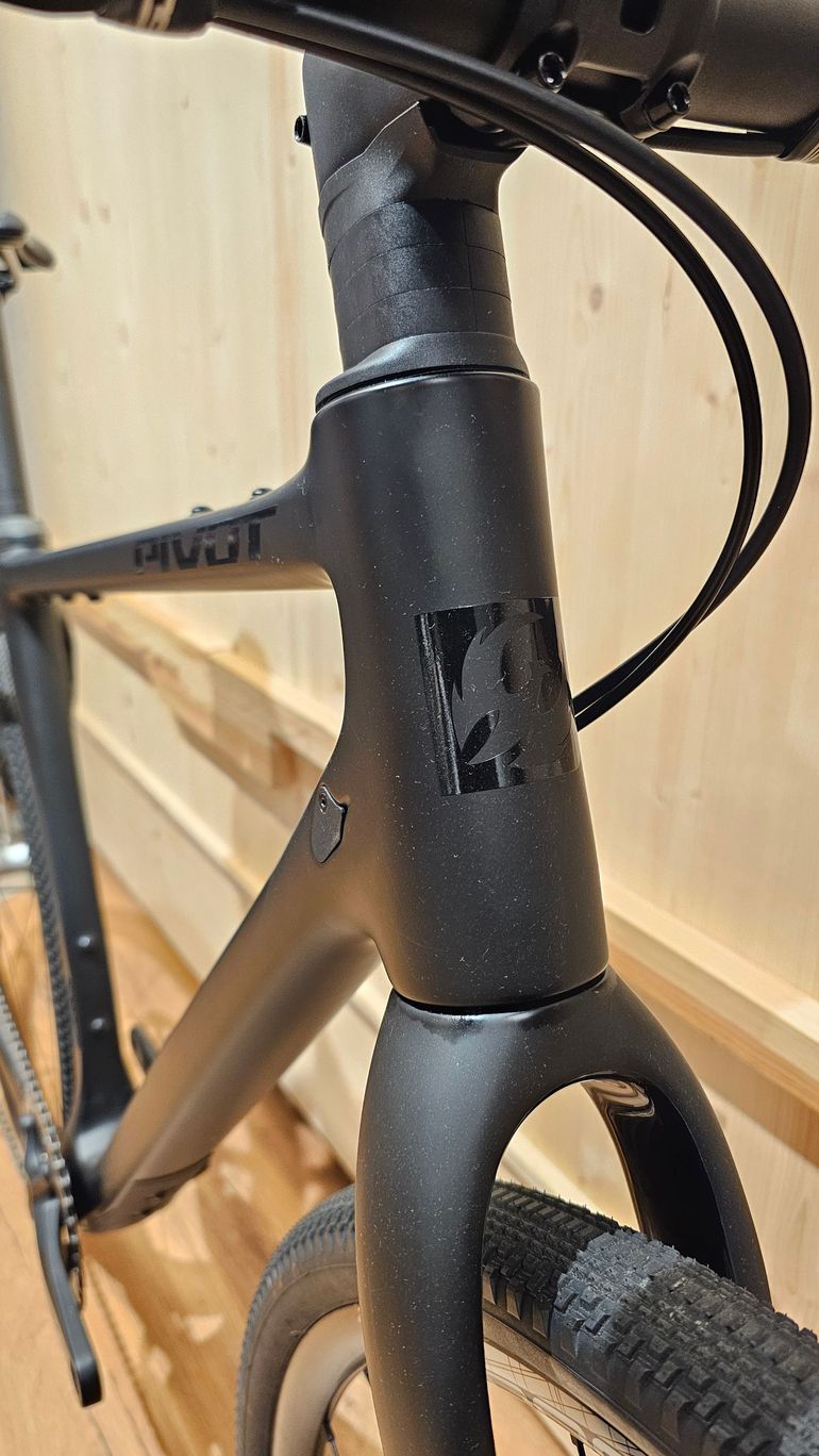 Used Pivot Vault Pro GRX 2025 Road & Gravel, Black — image 5 of 7