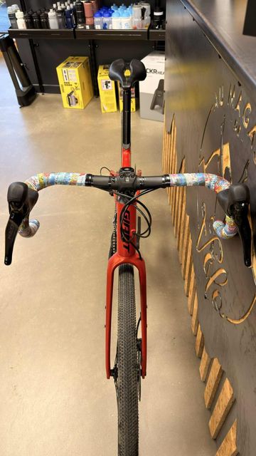 Used GIANT Revolt 1 Grenadine 2023 Road & Gravel, Red — image 3 of 3
