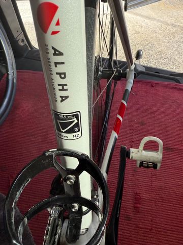 Trek Madone 2.1 H2 Compact 2015 2015 Road & Gravel usato, Bianco — immagine 8 di 9