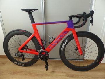 Used Canyon Aeroad CF SLX 7 eTap 2023 2023 Road & Gravel, Red — image 1 of 5