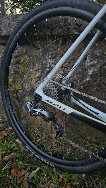 Used Scott Addict CX RC 2018 Road & Gravel, Light Gray — image 2 of 3