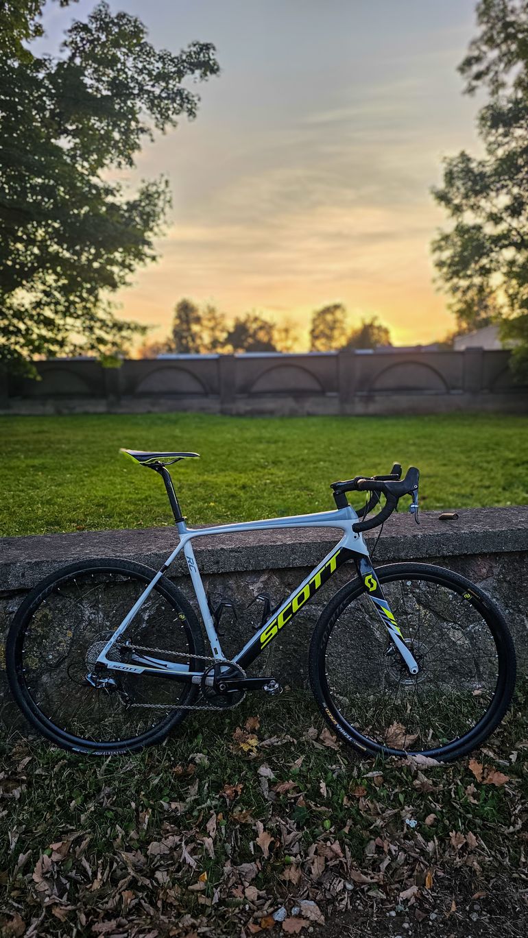 Used Scott Addict CX RC 2018 Road & Gravel, Light Gray — image 1 of 3