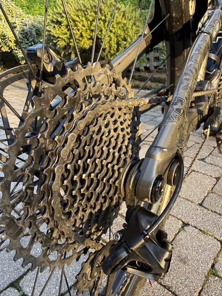Used Specialized Stumpjumper Comp Alloy 2023 2023 Mountainbike, Light Gray, 29 — image 10 of 11