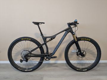 Used Orbea OIZ M PRO TR 2022 2022 Mountainbike, Black, 29 — image 1 of 8
