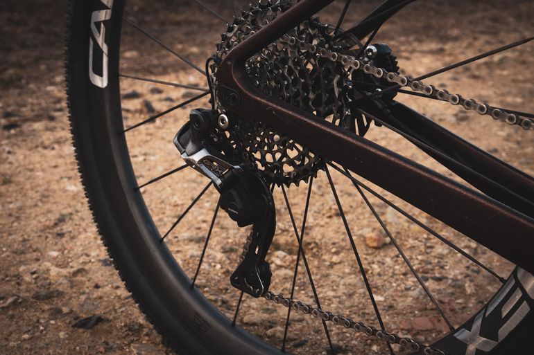 Used Giant Advanced Custom 2022 Road & Gravel, Orange — image 2 of 6